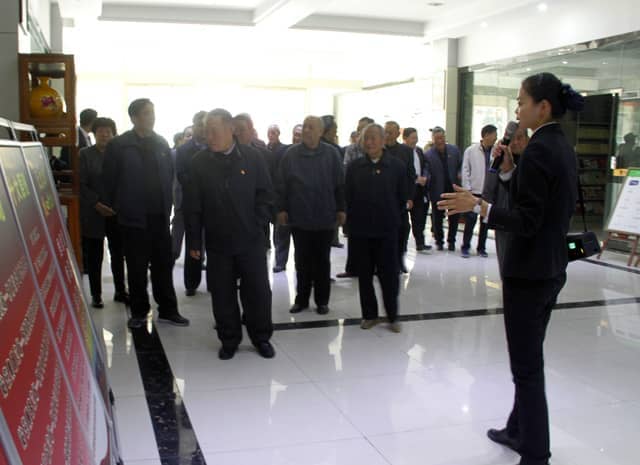 兗州區(qū)人大、政協(xié)領(lǐng)導(dǎo)蒞臨天意機(jī)械參觀考察