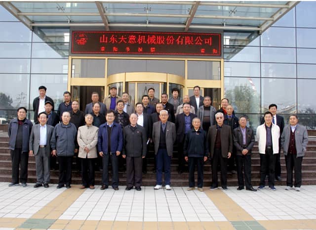 兗州區(qū)人大、政協(xié)領(lǐng)導(dǎo)蒞臨天意機(jī)械參觀考察