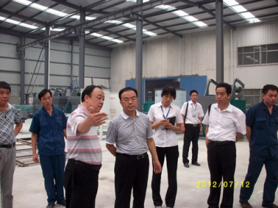 2012.7.12日李國忠教授到我公司參觀考察、指導(dǎo)工作